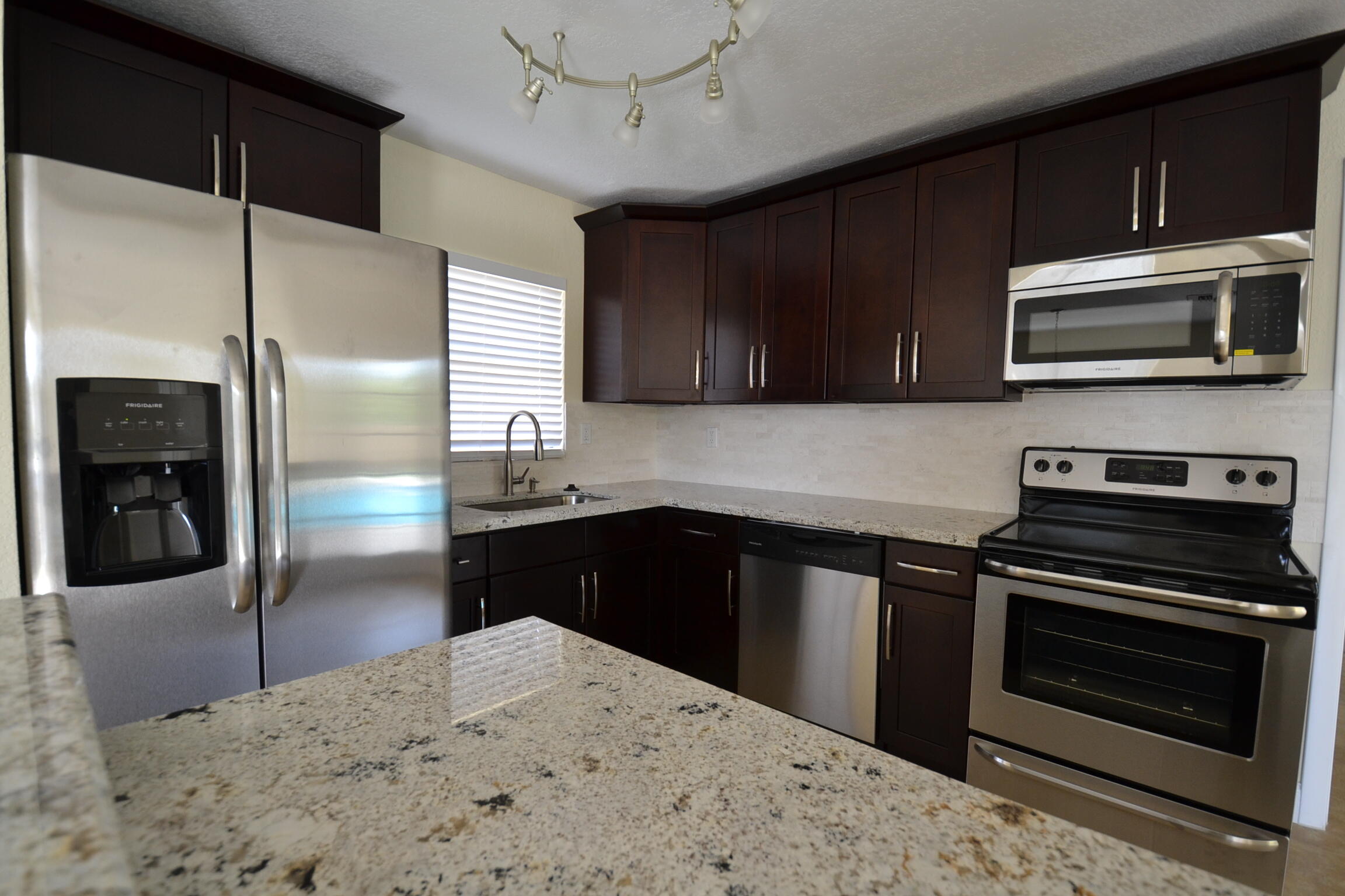 1098 Southwest 9th Avenue Boca Raton, FL 33486 - Photo 6 of 15 Kitchen