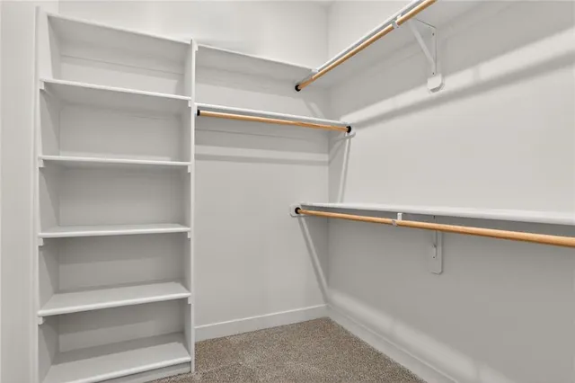 $439,999 | 16181 Ryan Circle, Parkville, MO 64152