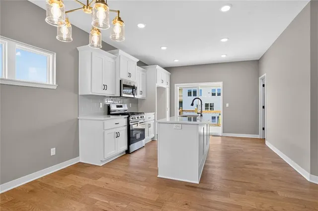 $439,999 | 16181 Ryan Circle, Parkville, MO 64152