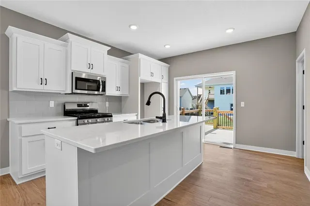 $439,999 | 16181 Ryan Circle, Parkville, MO 64152