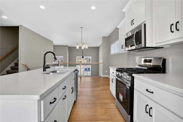 $439,999 | 16181 Ryan Circle, Parkville, MO 64152