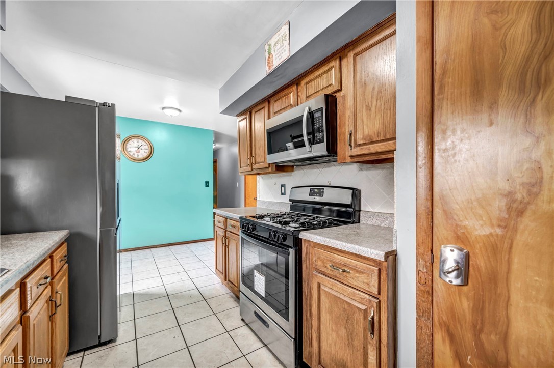 10615 Bellaire Road Cleveland, OH 44111 - Photo 9 of 20 Gallery Image 9