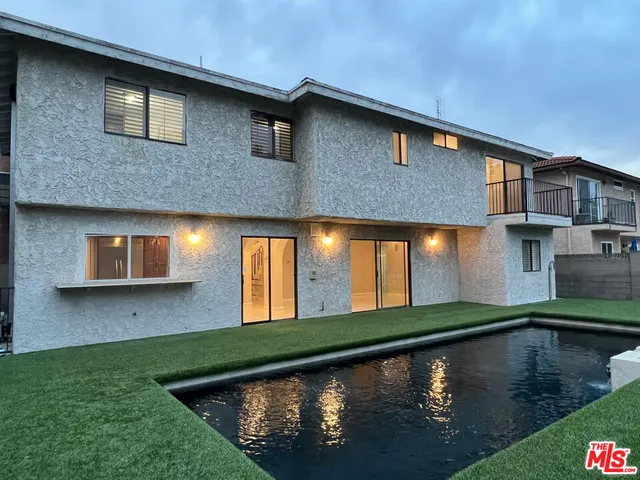 $6,950 | 18113 Califa Street, Tarzana, CA 91356