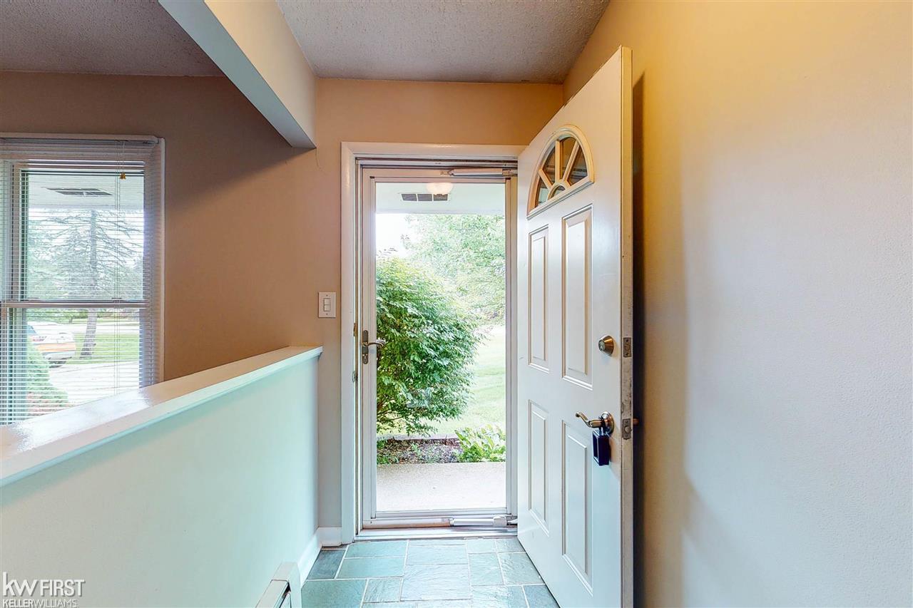 7486 Porter Road Grand Blanc, MI 48439 - Photo 5 of 70