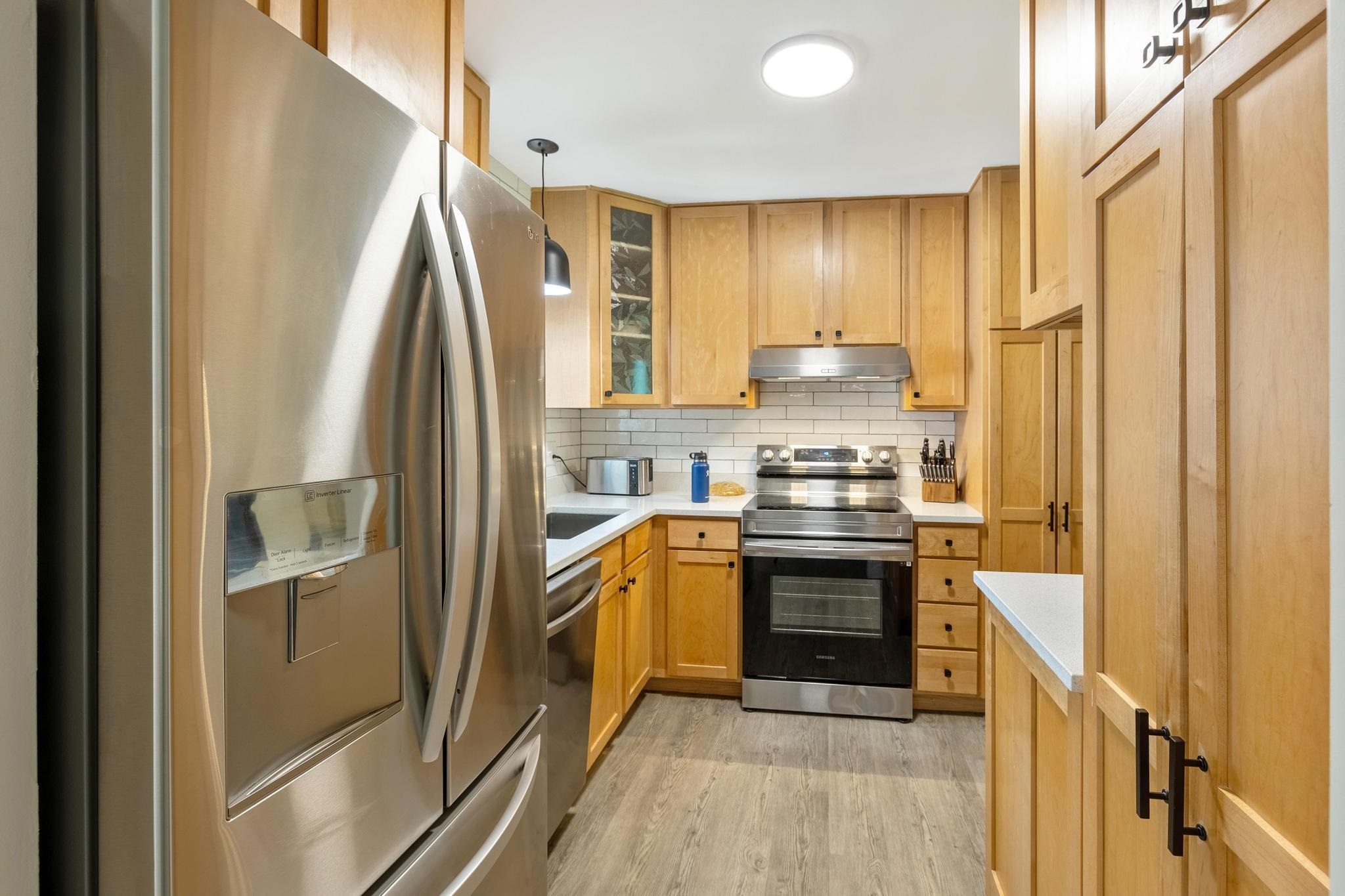 72 Saybrook Road Essex Junction, VT 05452 - Photo 5 of 40