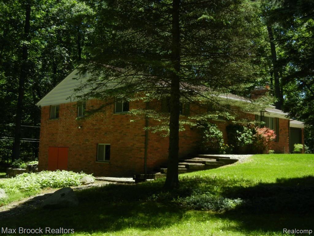 10400 Ellis Road Clarkston, MI 48348 - Photo 38 of 46 DSCN3632.jpg