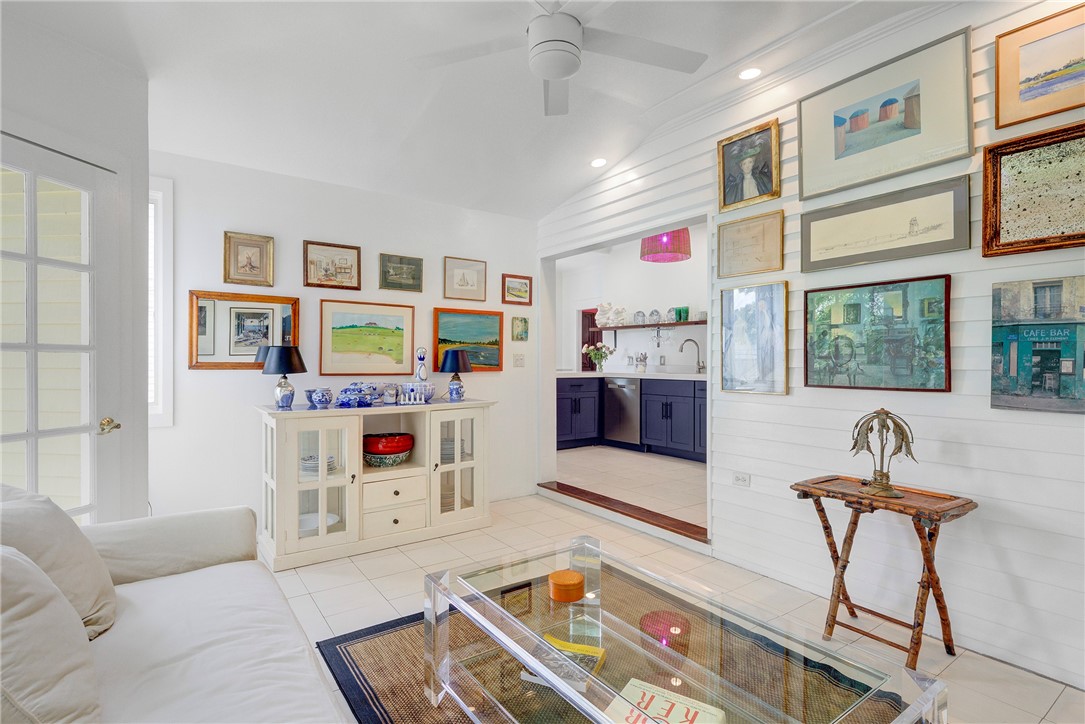 24 Hunter Avenue Newport, RI 02840 - Photo 13 of 32