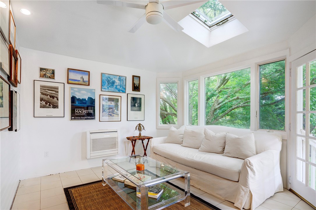 24 Hunter Avenue Newport, RI 02840 - Photo 14 of 32