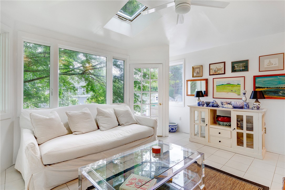 24 Hunter Avenue Newport, RI 02840 - Photo 15 of 32