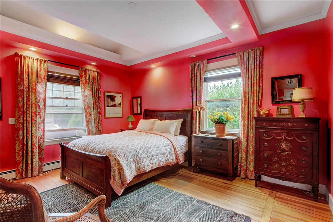 24 Hunter Avenue Newport, RI 02840 - Photo 18 of 32