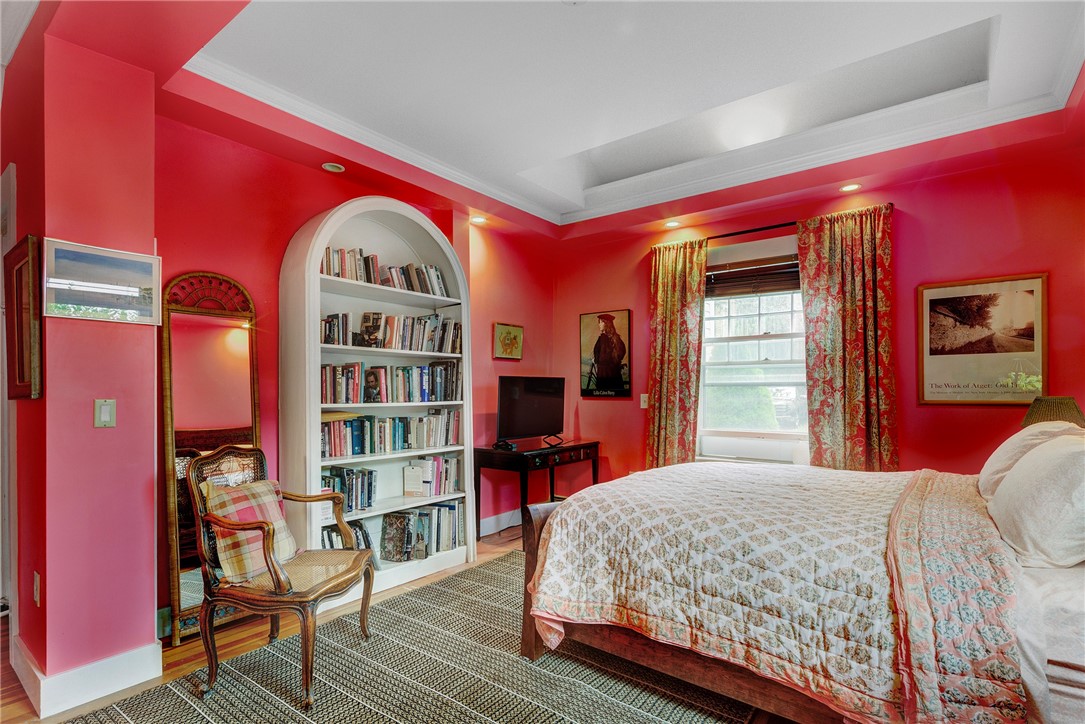 24 Hunter Avenue Newport, RI 02840 - Photo 19 of 32