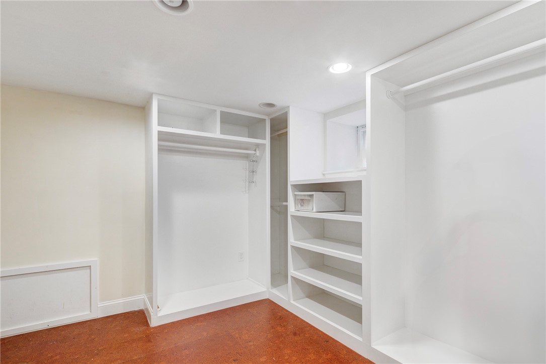 24 Hunter Avenue Newport, RI 02840 - Photo 29 of 32