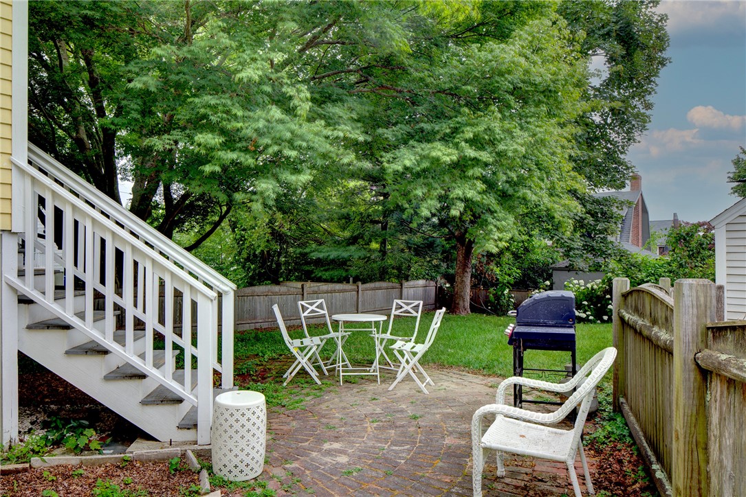 24 Hunter Avenue Newport, RI 02840 - Photo 30 of 32