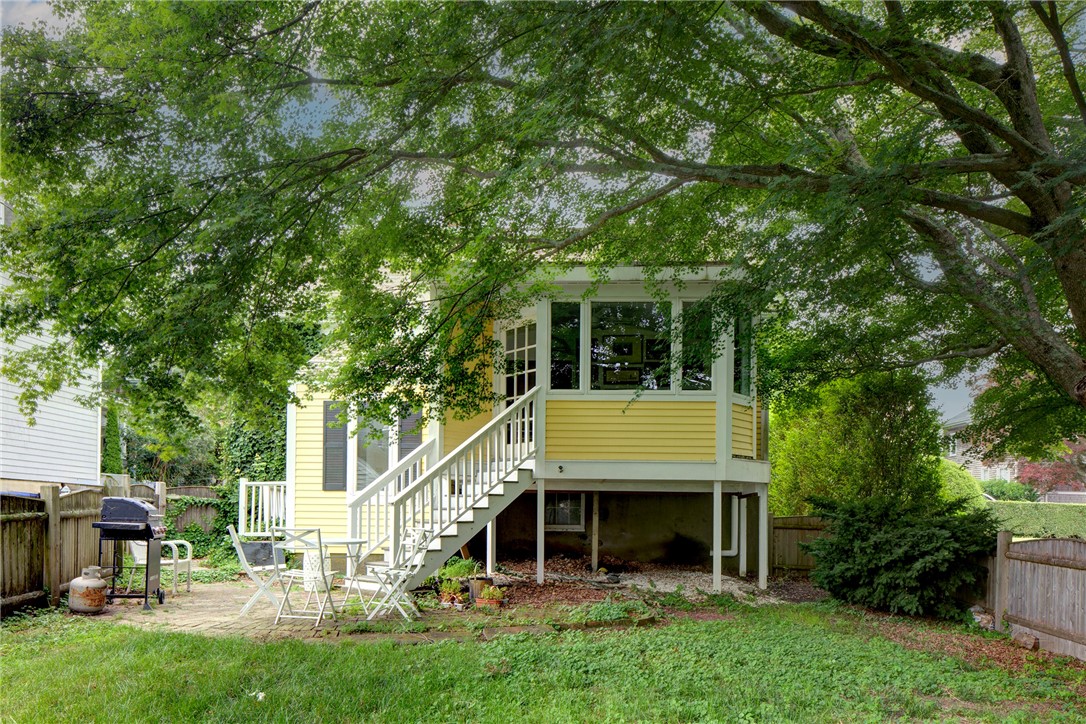 24 Hunter Avenue Newport, RI 02840 - Photo 31 of 32