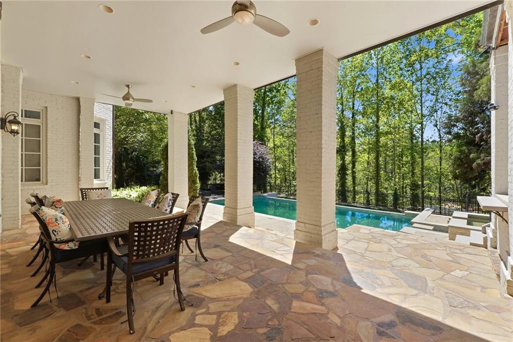 218 Londonberry Road Northwest Atlanta, GA 30327 - Photo 69 of 81
