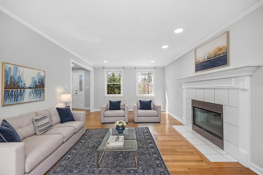 255 Hay Meadow Road North Andover, MA 01845 - Photo 3 of 39