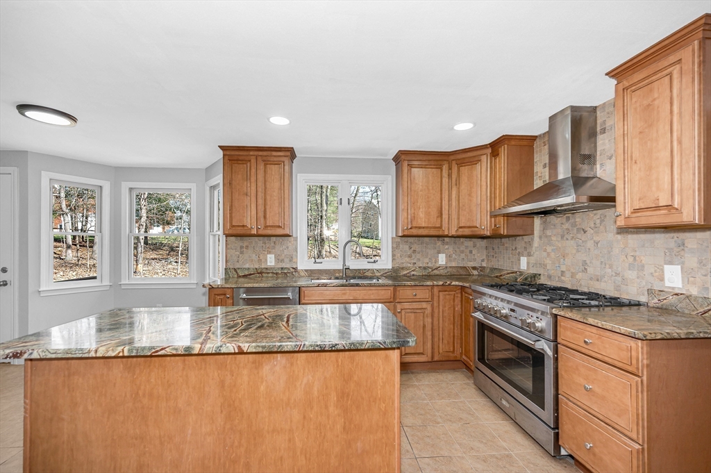 255 Hay Meadow Road North Andover, MA 01845 - Photo 9 of 39