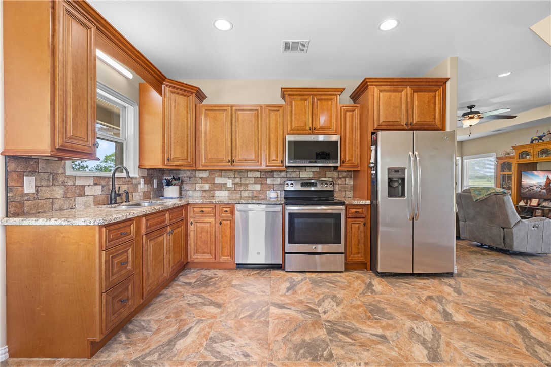 237 Morgan Road, Unit COUNTYROAD Bedias, TX 77831 - Photo 8 of 47