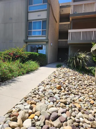 $429,000 | 324 Chestnut Hill Court, Unit 11, Thousand Oaks, CA 91360