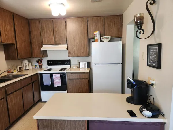 $429,000 | 324 Chestnut Hill Court, Unit 11, Thousand Oaks, CA 91360