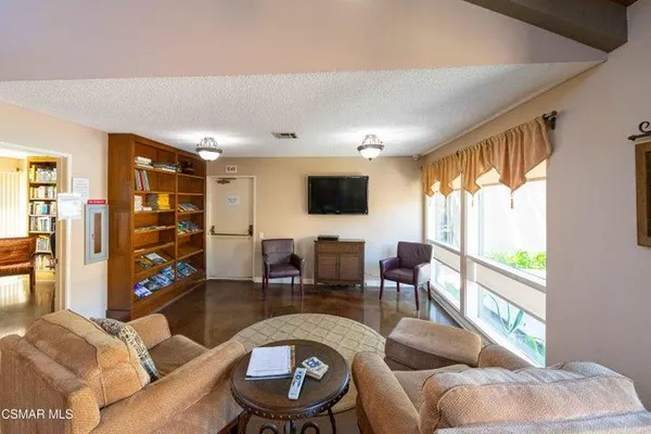 $429,000 | 324 Chestnut Hill Court, Unit 11, Thousand Oaks, CA 91360