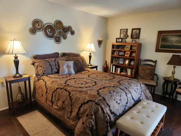 $429,000 | 324 Chestnut Hill Court, Unit 11, Thousand Oaks, CA 91360