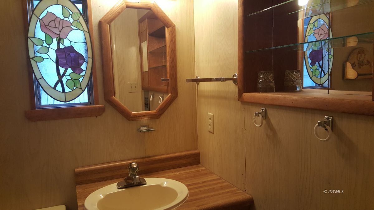 25260 Marion Ridge Drive Idyllwild, CA 92549 - Photo 29 of 32 Bath in Granny Flat
