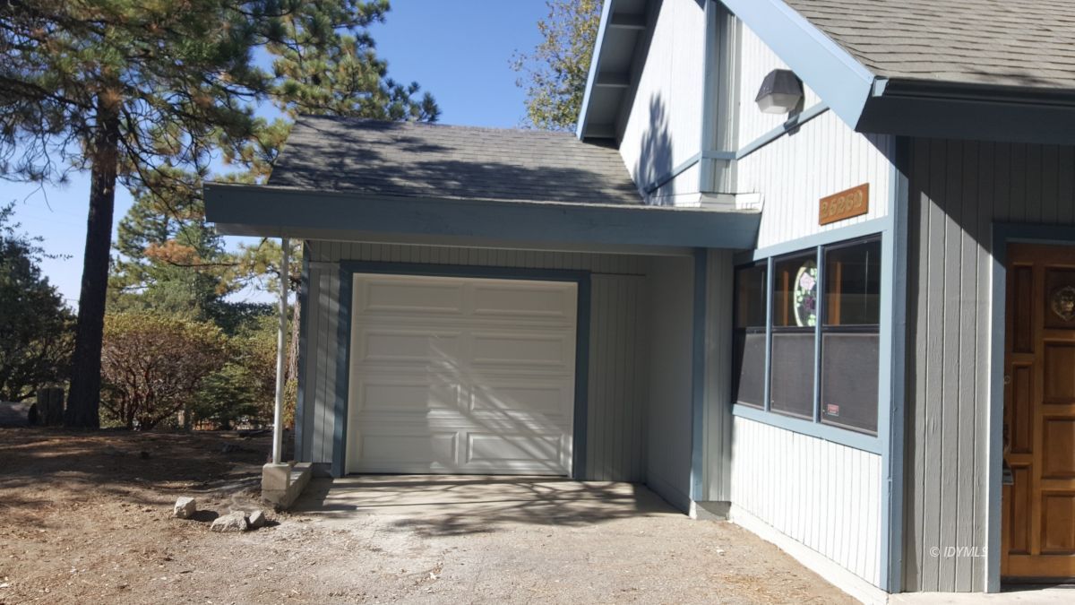 25260 Marion Ridge Drive Idyllwild, CA 92549 - Photo 3 of 32 One car garage