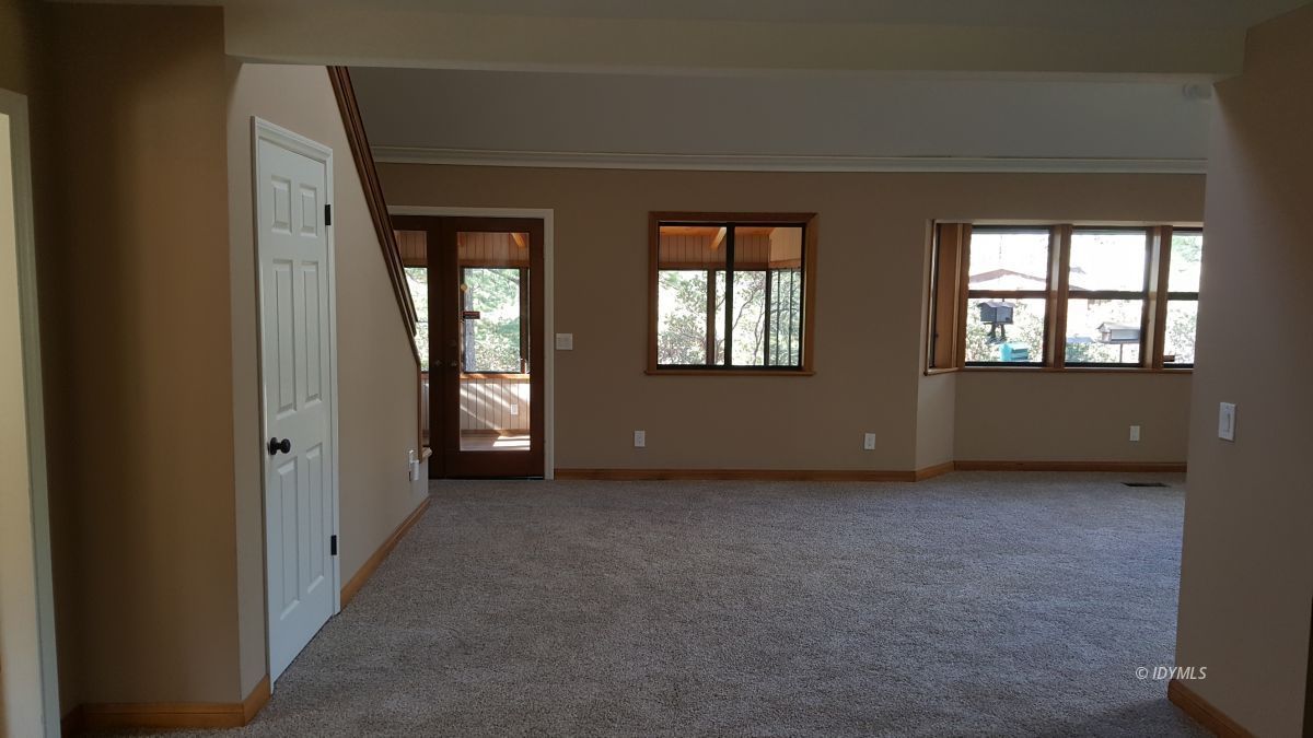 25260 Marion Ridge Drive Idyllwild, CA 92549 - Photo 8 of 32 living room ...view of sun room