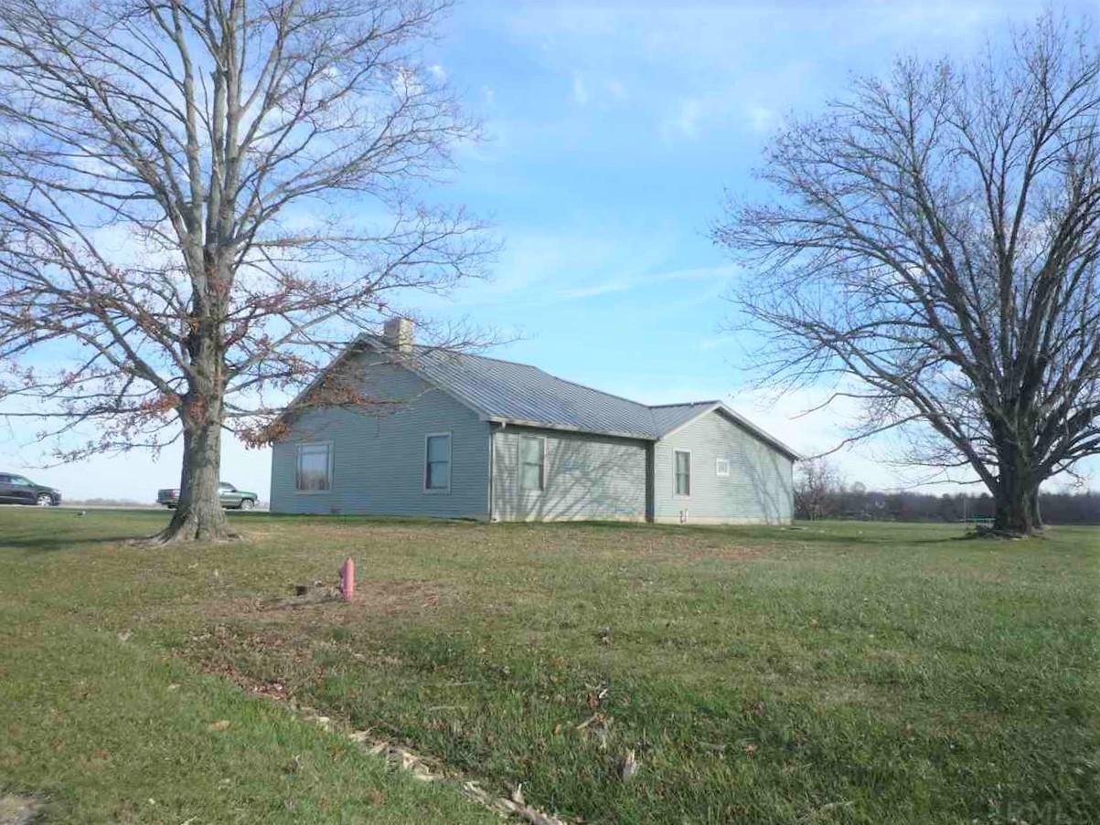 6607 East Red Road Vincennes, IN 47591 - Photo 2 of 28