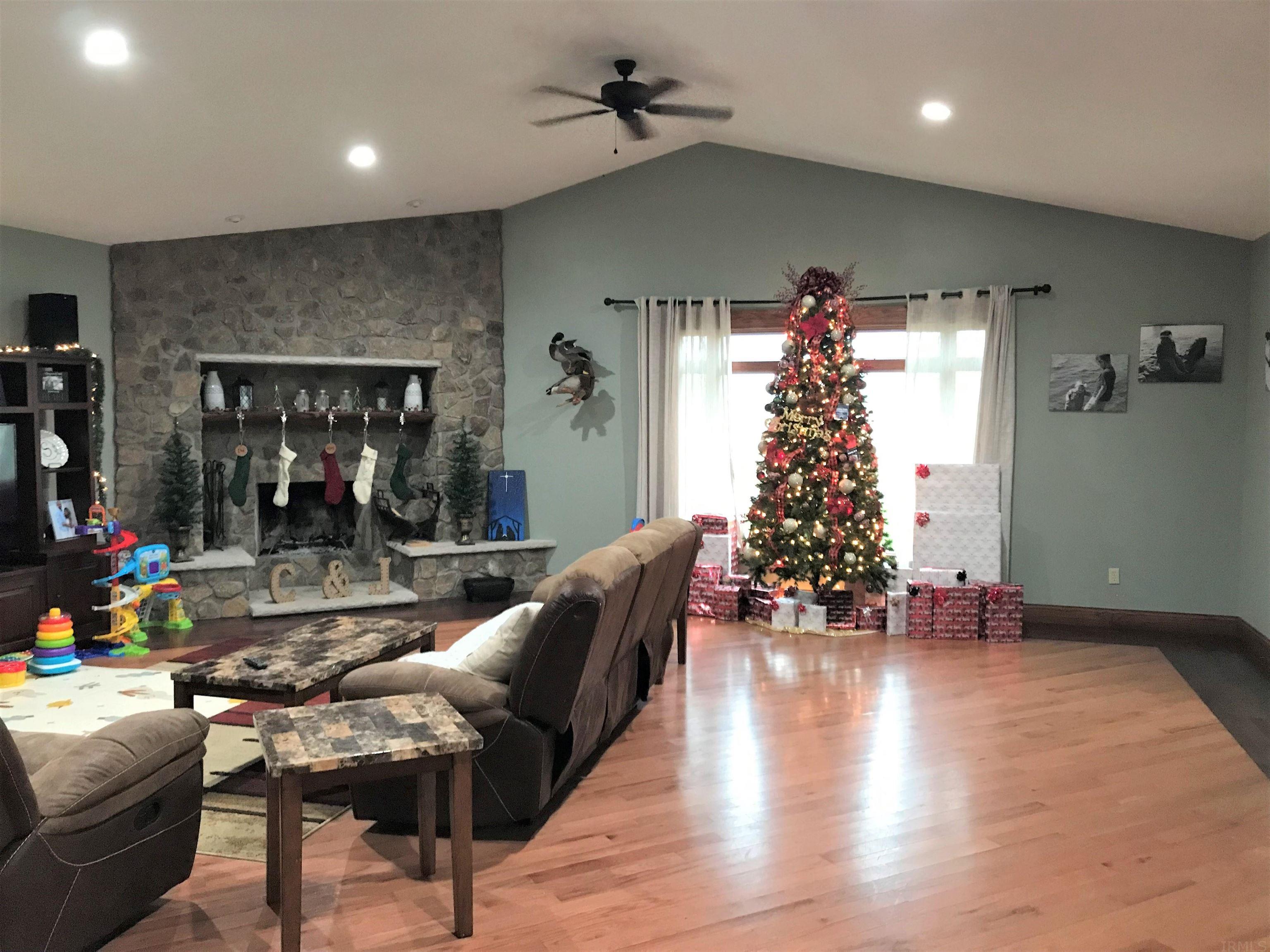 6607 East Red Road Vincennes, IN 47591 - Photo 3 of 28