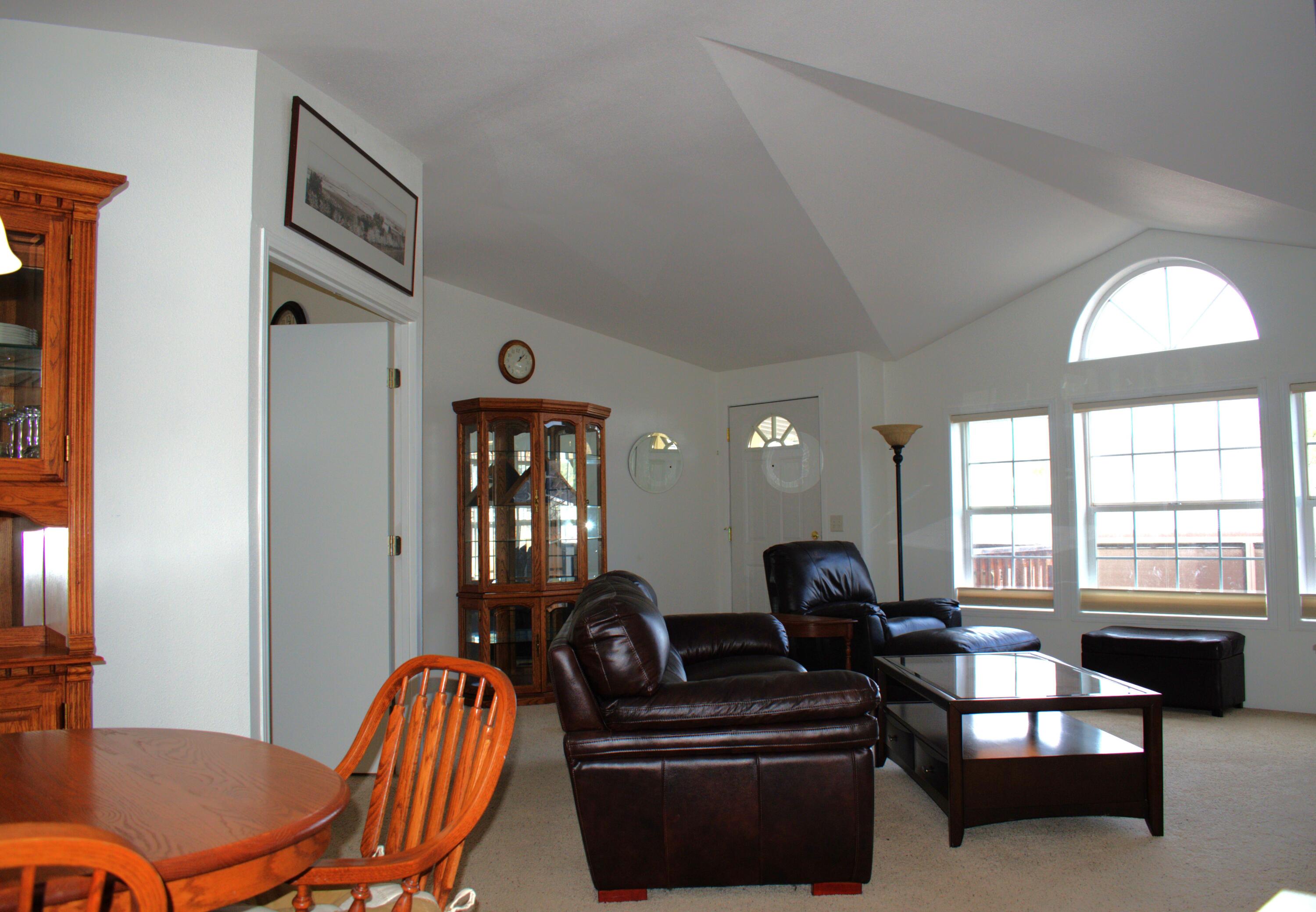 8401 Old Stage Road, Unit 33 Central Point, OR 97502 - Photo 6 of 43 DSC_0791