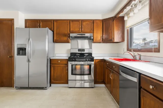 $229,900 | 1037 Elmwood Drive, Endicott, NY 13760