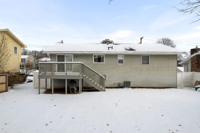 $229,900 | 1037 Elmwood Drive, Endicott, NY 13760