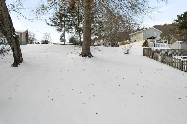 $229,900 | 1037 Elmwood Drive, Endicott, NY 13760