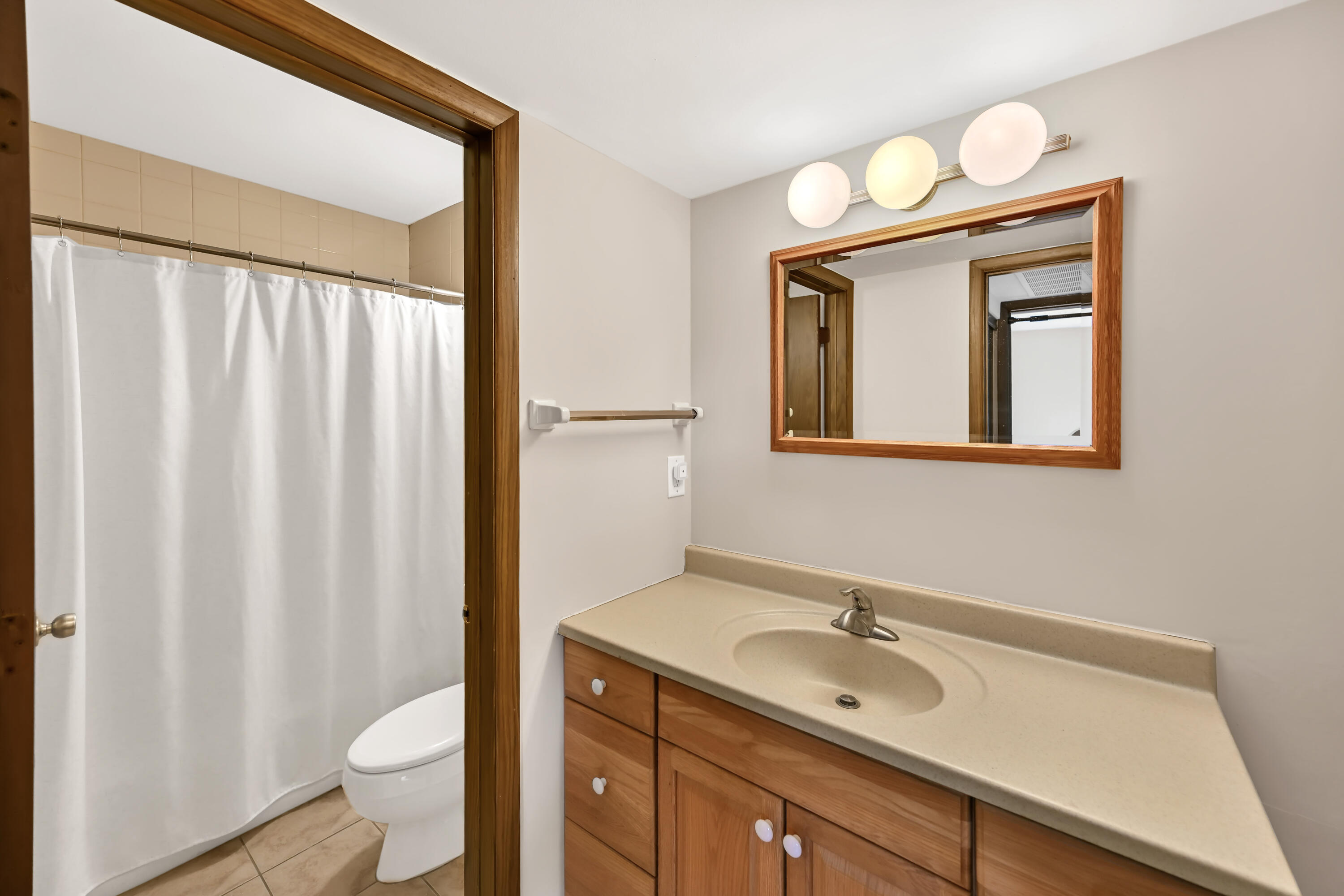 2200 Good Hope Road, Unit 117 Glendale, WI 53209 - Photo 5 of 18 Bathroom