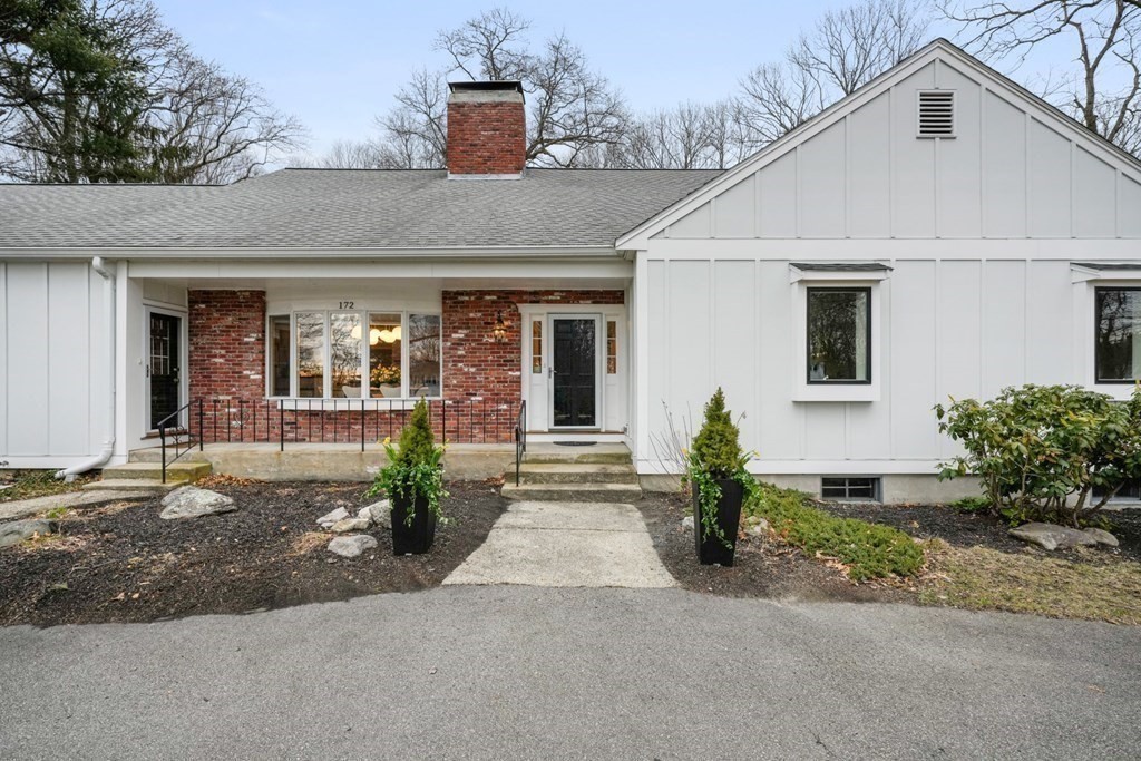 172 Old Farm Road Milton, MA 02186 - Photo 3 of 29 Gallery Image 3