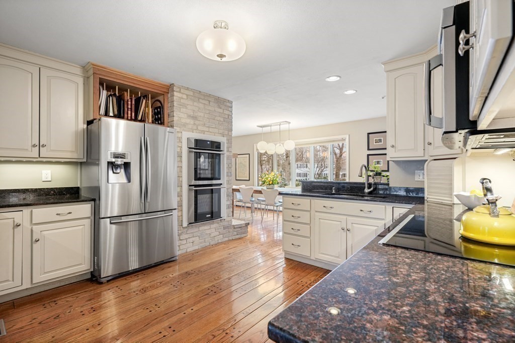172 Old Farm Road Milton, MA 02186 - Photo 8 of 29 Gallery Image 8