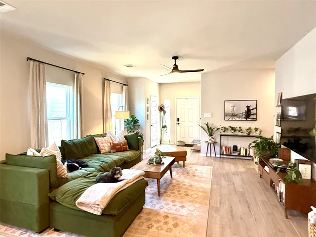 $2,400 | 5216 Lomasso Drive, Austin, TX 78747