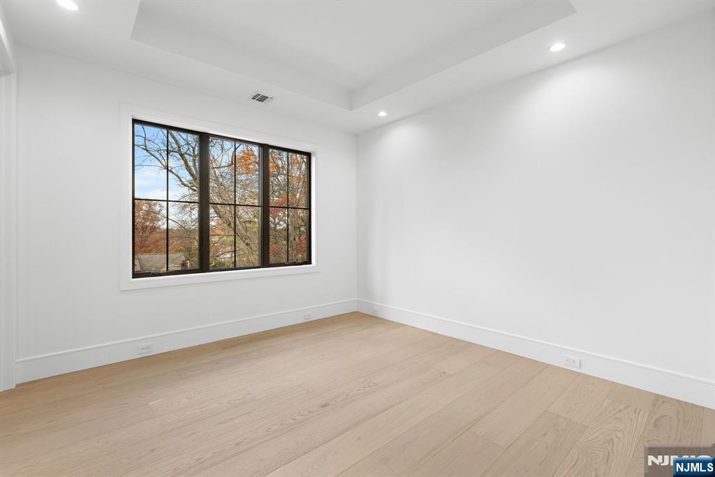 375 Burnet Place Paramus, NJ 07652 - Photo 25 of 37 an empty room with large windows