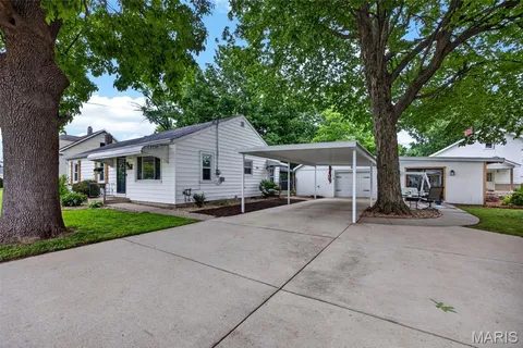 $229,900 | 310 Depot Street, St. Peters, MO 63376
