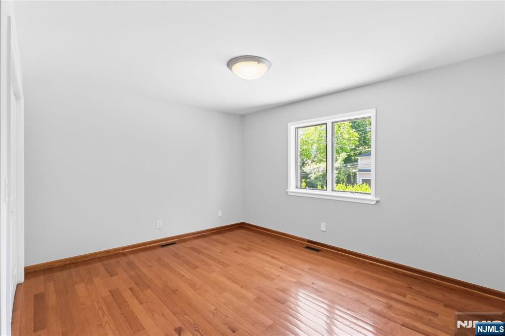 131 Haase Avenue Paramus, NJ 07652 - Photo 15 of 50