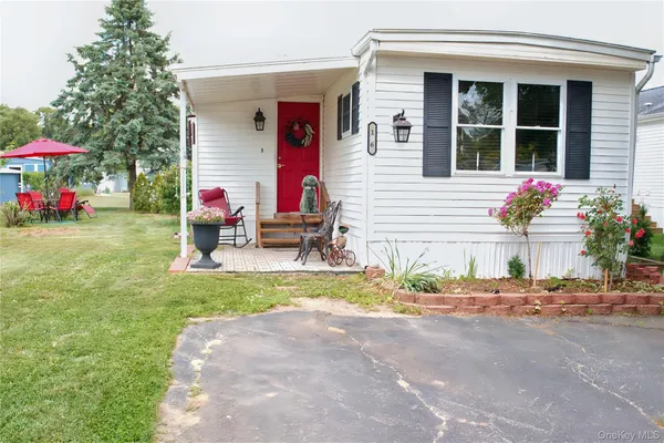 $159,000 | 703-106 Fresh Pond Avenue, Calverton, NY 11792