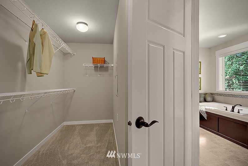880 Mount Baker Place Northeast Renton, WA 98059 - Photo 11 of 15 Gallery Image 11