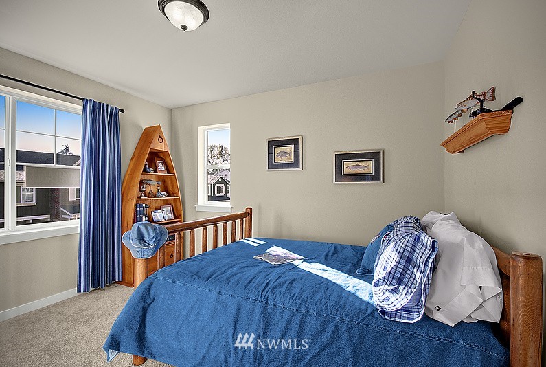 880 Mount Baker Place Northeast Renton, WA 98059 - Photo 4 of 15 Gallery Image 4