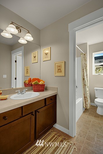 880 Mount Baker Place Northeast Renton, WA 98059 - Photo 5 of 15 Gallery Image 5