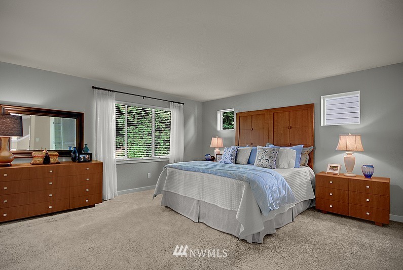 880 Mount Baker Place Northeast Renton, WA 98059 - Photo 7 of 15 Gallery Image 7
