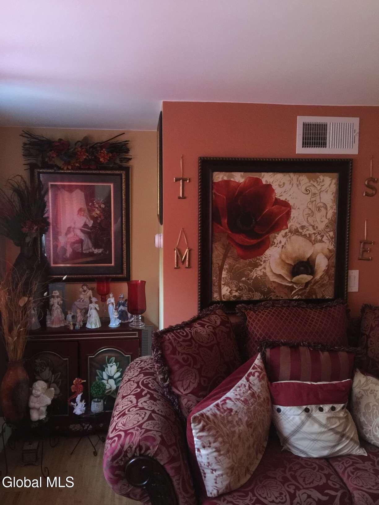 40 Northampton Road Amsterdam, NY 12010 - Photo 6 of 9 6