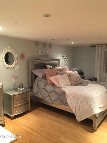 $183,000 | 40 Northampton Road, Amsterdam, NY 12010