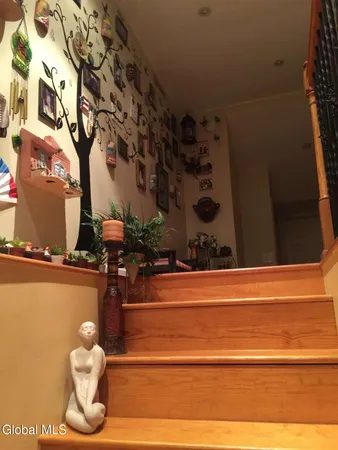 $183,000 | 40 Northampton Road, Amsterdam, NY 12010